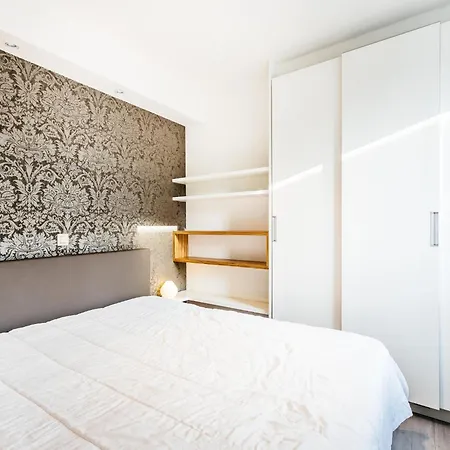 Aime 303 Apartment *